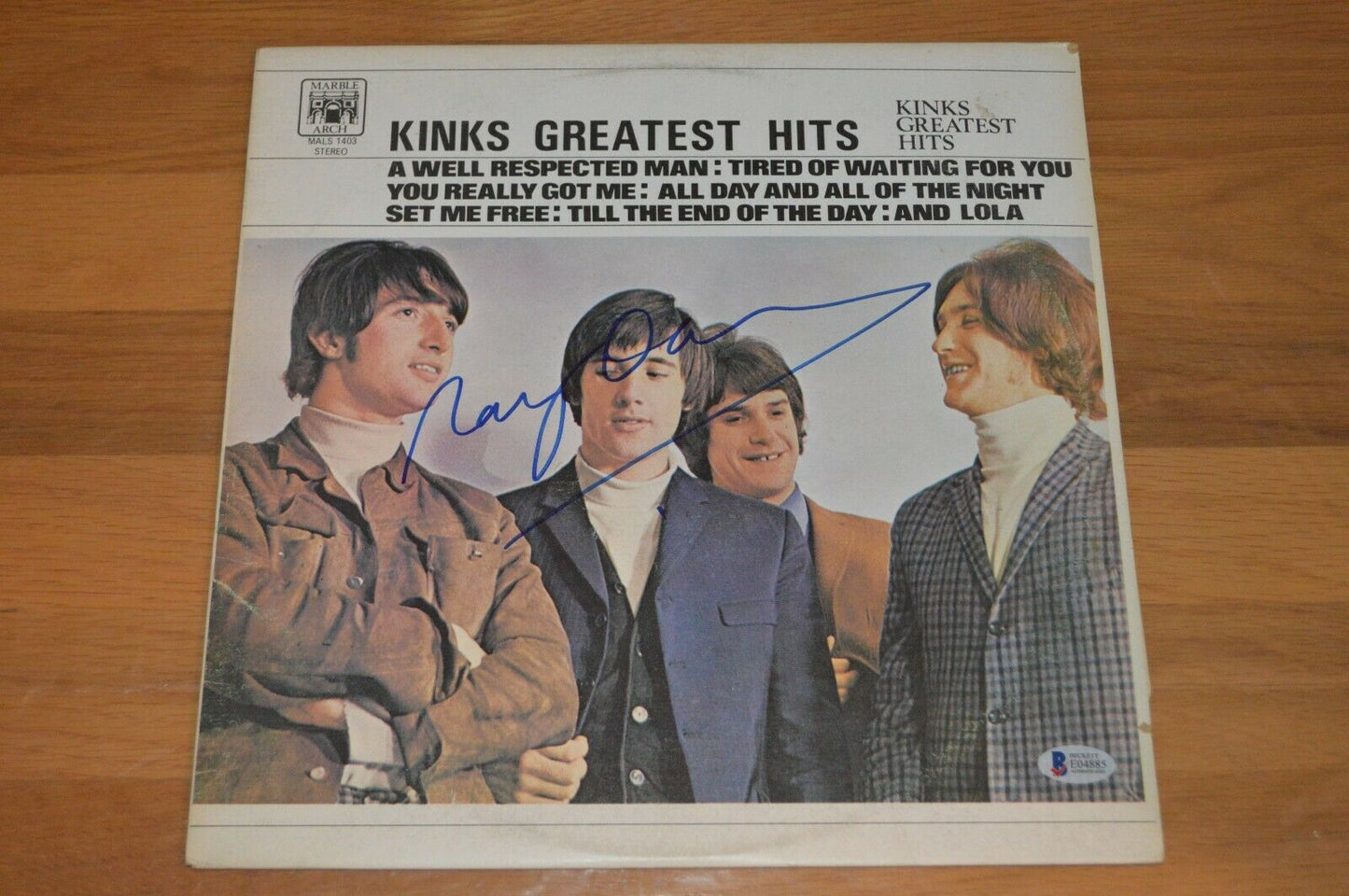 Ray Davies Autographed The Kinks Greatest Hits Original 1966 Vinyl LP Beckett COA